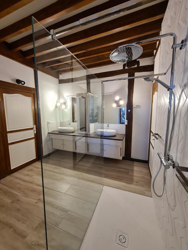 Rénovation d'une salle de bain avec douche à l'italienne double entrée